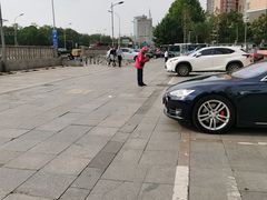 -悦邻百姓广场-停车场