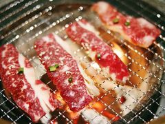 -山川小町·极番烧肉(新地假日广场店)