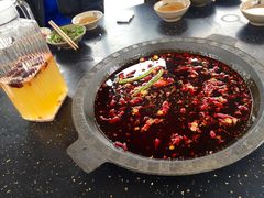 -茅草房·河畔园林火锅