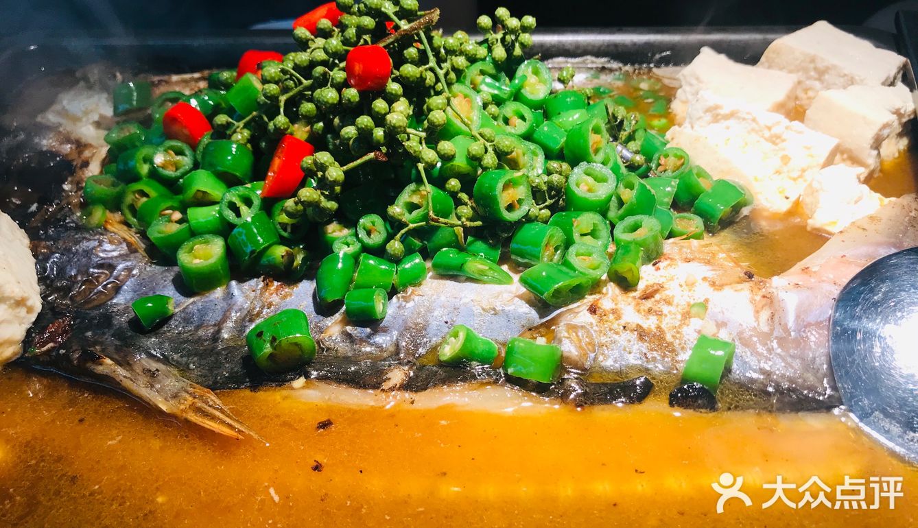 烤鱼必点探鱼招牌鲜青椒烤鱼！