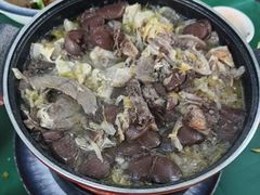 -一口猪海鲜浑锅·东北家常菜