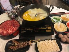 -鲜入围煮花胶鸡海鲜火锅