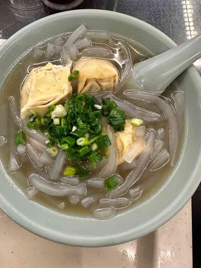 丁莲芳(衣裳街总店)-"对于外地游客来说 东西很新奇 没吃过千张.