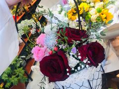 -何兮花店·气球派对鲜花店(马桥银春路万科城店)