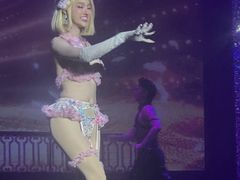 -金东尼人妖秀