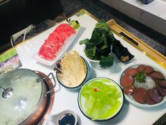 -洪氏嗨捞·猪肚鸡火锅(阳光天地店)