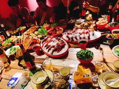 -虾弄弄海派小龙虾·牛羊蝎子火锅