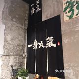 夜晚的美食探店之旅