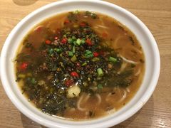 酸辣米粉-俏湘厨•地道湘菜(建华南路店)
