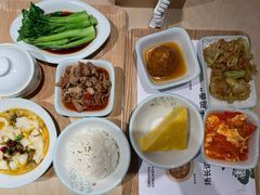 -老乡鸡(上海白玉兰广场店)