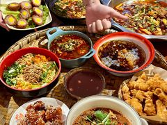 -爆炸头阿姨小四川正宗川味小吃(无任何分店)