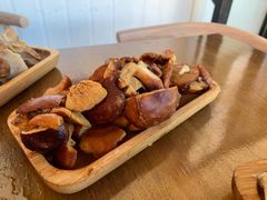 奶浆菌-云朵小院·石锅鱼·野生菌餐厅(蒗放店)