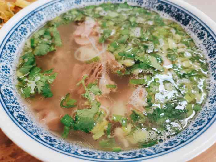 大荔水盆羊肉(桃园西路店)-"和朋友一起来的,门口路上可以停车,没有收