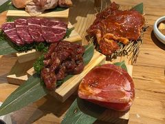 -汉城烤肉·黑金冠(华山路店)