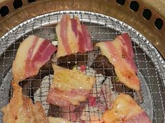-山川小町·极番烧肉(新地假日广场店)