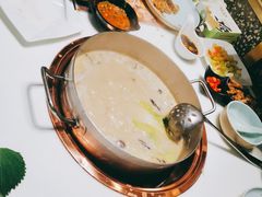 -洪氏嗨捞·猪肚鸡火锅(阳光天地店)