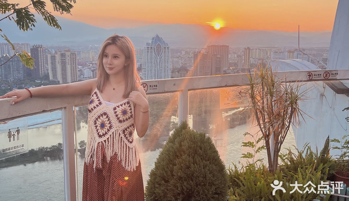 西双版纳 | 可以看到落日的高空餐厅🌄 