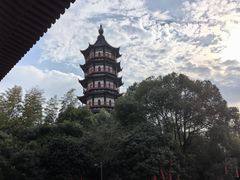 -绳金塔
