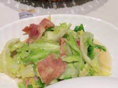培根炒圆白菜-渝信川菜(工体店)