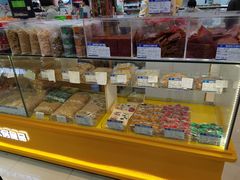 面包甜点陈列柜-真老大房鲜肉月饼(南京路步行街店)
