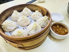 -莱莱小笼·乔艾