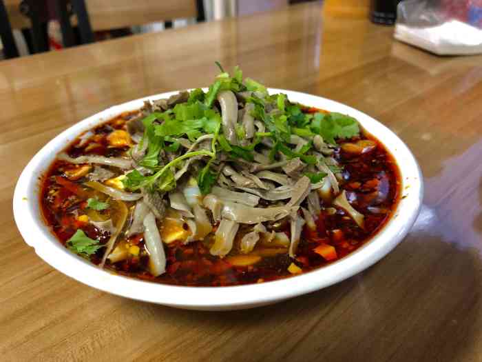 二女凉粉-"应县的凉粉很有名,而二女凉粉是其中最有名.