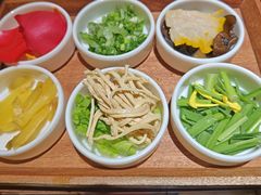 -良米山·云南野生菌过桥米线(上海首店)