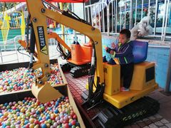 -顺德大良半月城游乐场