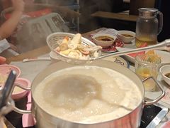 -尚尚仙·酸汤猪手·猪肚鸡火锅(华联万柳购物中心店)