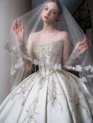 -不晚国际婚纱礼服