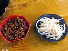 -丽虹云南过桥米线(兴工街店)