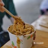 如果能吃荷包蛋，一定要加一个，大抵是加了猪油煎的