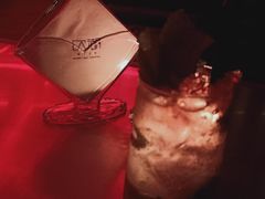 -饮湖威士忌鸡尾酒吧