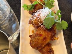 甜辣鸡翅佐以辣蒜汁-WOLFGANG PUCK KITCHEN & BAR(迪士尼小镇店)