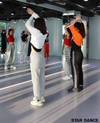 -STAR舞蹈工作室