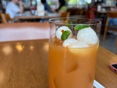 -ROAST coffee & eatery