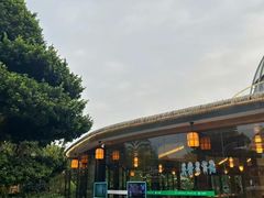 -茅草房·河畔园林火锅