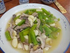 -石磨豆花家常菜·牦牛排土火锅