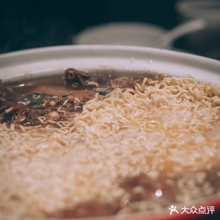正佳M层 | 神秘角落滚热辣，秋日美味啫啫煲