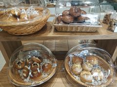 -沁屋面包店(人民东路店)