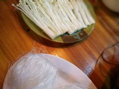 金针菇和粉丝-东镇老火锅(长春路首店)