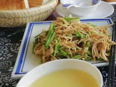 三角饼-八两八金·莱芜特色炒鸡(市南漳浦路店)