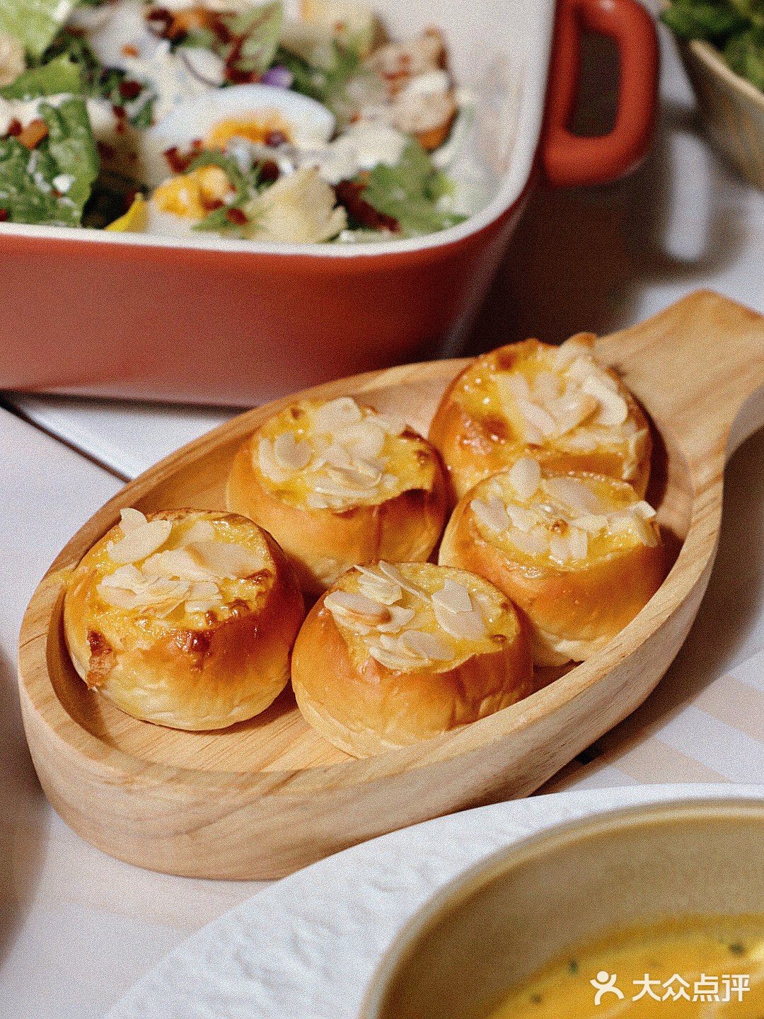 海口西餐🍴特别喜欢坐在阳光洒下的希腊风窗边吃饭