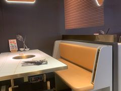 卡座-牛人日志·鲜牛肉骨汤火锅(万科里瑧店)