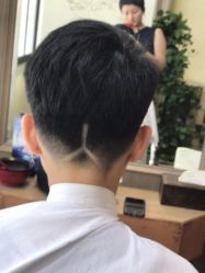 -苑苑发型设计