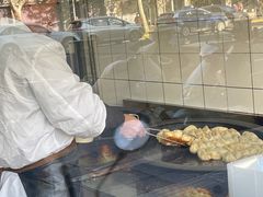 -黄阿姨锅贴大王(万航渡路店)