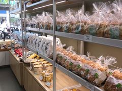 面包甜点陈列柜-仟吉(沿港路店)