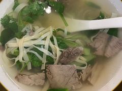 牛肉粉丝汤-小姜锅贴(凤凰街店)