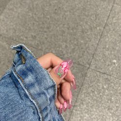 -花岐款式专研健康美甲沙龙