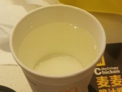 -麦当劳(汉口火车站候车室店)
